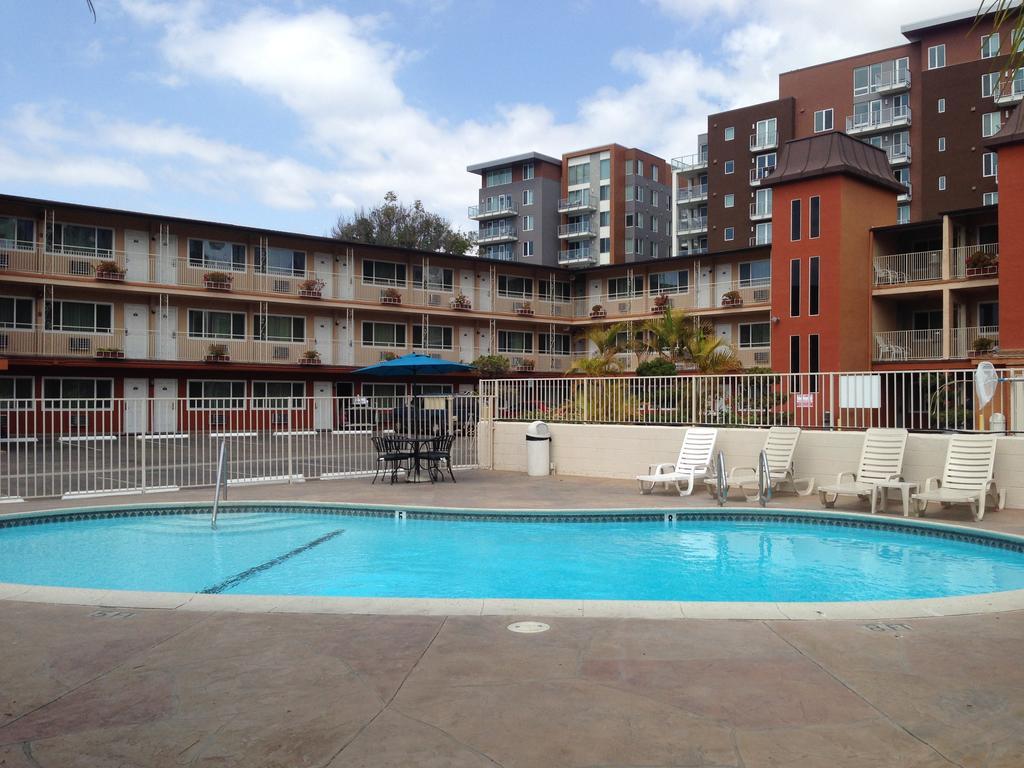Days Inn Harbor View San Diego Exteriér fotografie