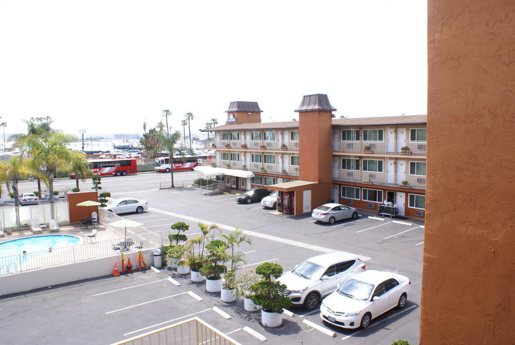 Days Inn Harbor View San Diego Exteriér fotografie